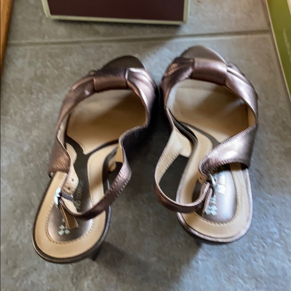 Sandals - Picture 3 of 4